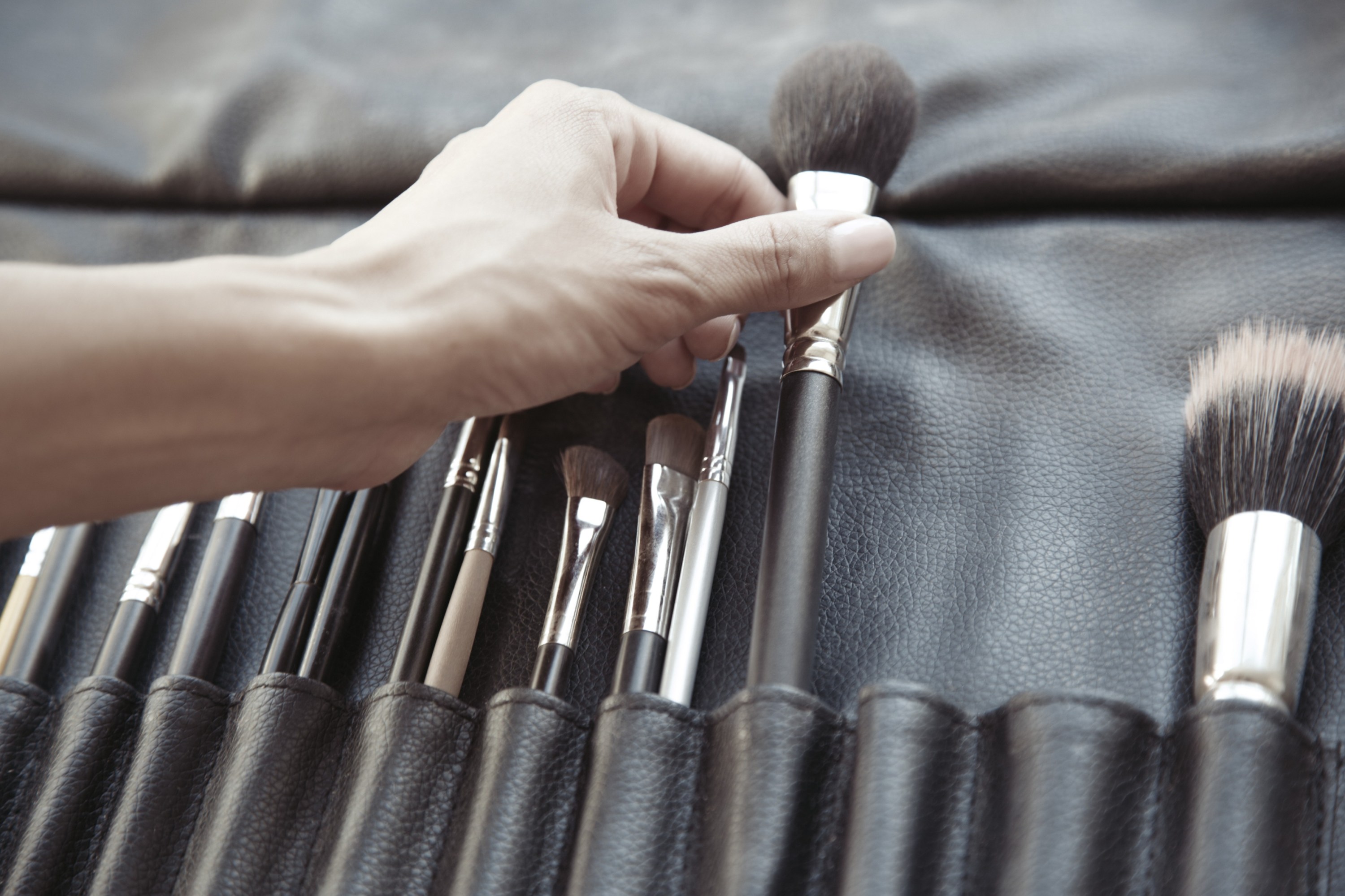 How Find the Right Lipstick Formula You
