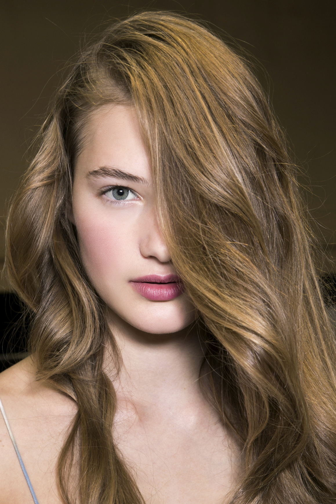 Blow By Blow: Learn How to Get a Voluminous Blowout