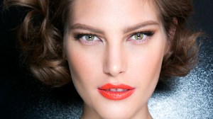 How to Style Hair Without Heat in the Summer