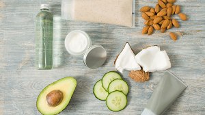 11 Beauty Uses Lemons