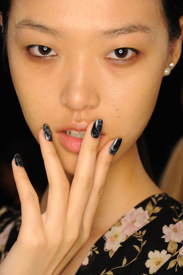 Learn an Easier Way to Marble Your Nails