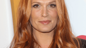 Molly Sims Goes Red (and Reveals the Celeb Inspiration Behind Her New Look)