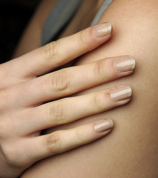 Best Dry Hand Gloves for Restoring Moisture to Your Skin