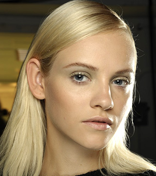 Sweaty Commute? How Cool Off & Keep Makeup Intact