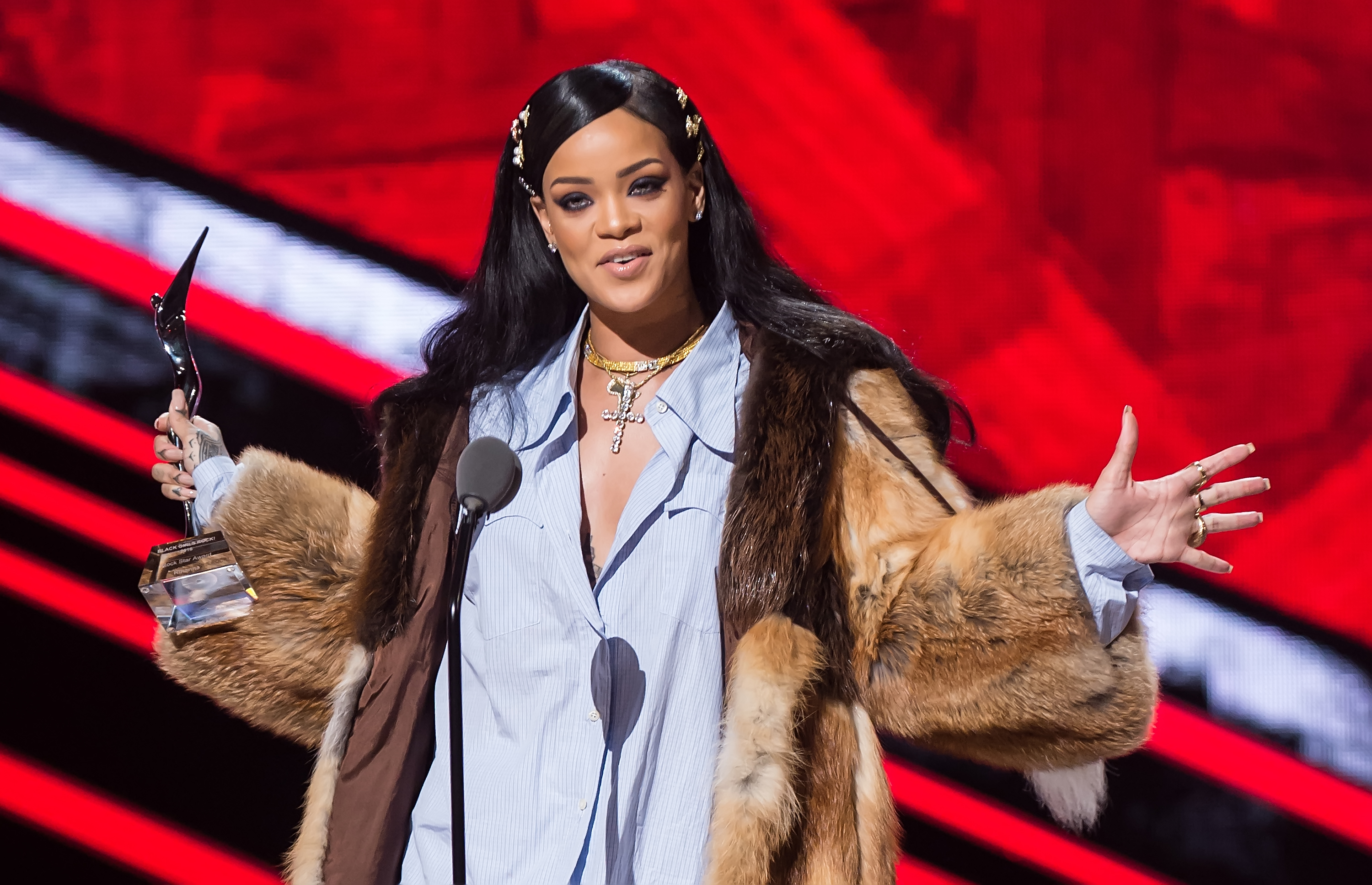 Kelly Rowland Cannes Red Carpet Video Explained by Lip Readers: What She Said