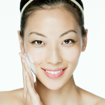 3 Ways to Wash Your Face Without Water