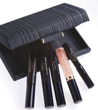 News: Hillary Clinton (Surprisingly) Talks Beauty