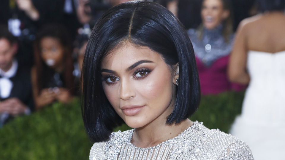 Kylie Jenner Has a New Rose-Gold Grill