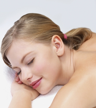 I Tried Cold Plunging: Here Are Benefits & Risks Involved