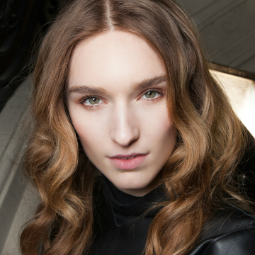Here's How to Get Voluminous Hair Without a Blow Dryer