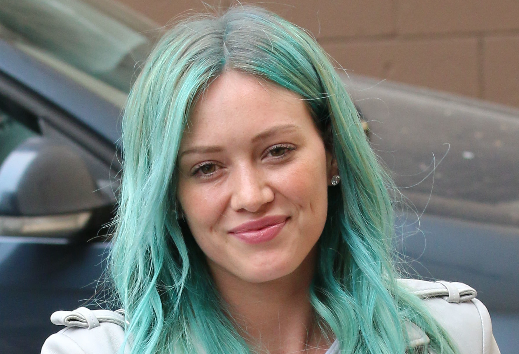 Hilary Duff Goes Makeup-Free While Shopping for a Christmas Tree in L.A.