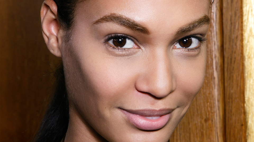 exfoliate-around-eyes