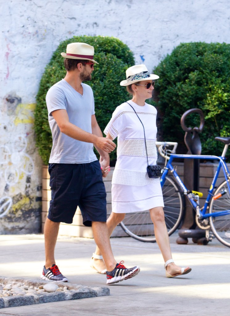 Diane Kruger and Joshua Jackson with matching Panama hats, hold hands while walking in Nolita in New York City Featuring: Joshua Jackson,Diane Kruger Where: New York City, New York, United States When: 07 Aug 2014 Credit: Alberto Reyes/WENN.com