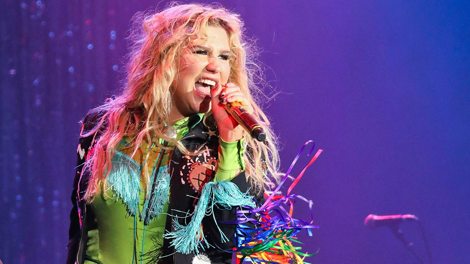 Kesha No Makeup Selfie