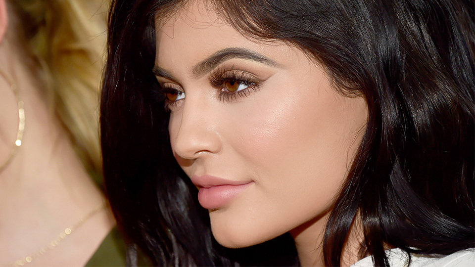 kylie jenner glowing skin dry skin fixes
