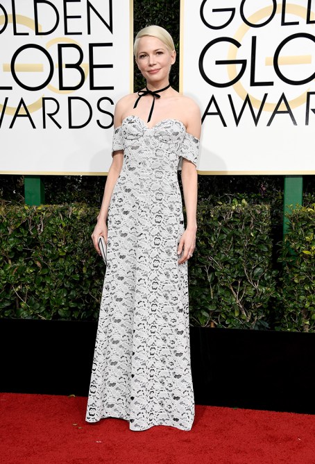 golden globes 2017 red carpet michelle williams