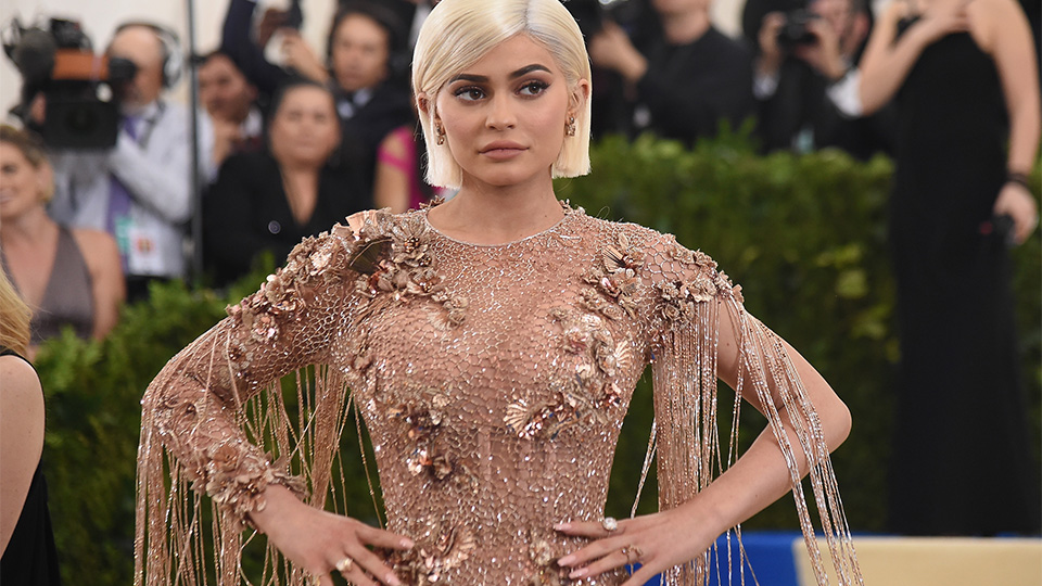 Here's Why Khloe Kardashian Eats 7 Meals a Day