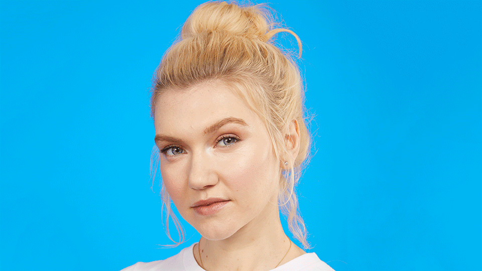 Messy Bun Hairstyles You Can Count On For Lazy Days