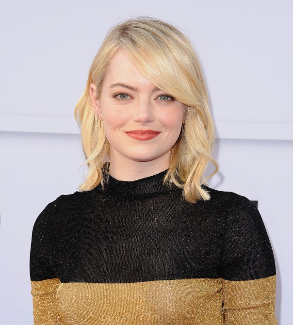 Emma Stone Hair: Emma with platinum blonde hair at an event in Los Angeles in 2017.