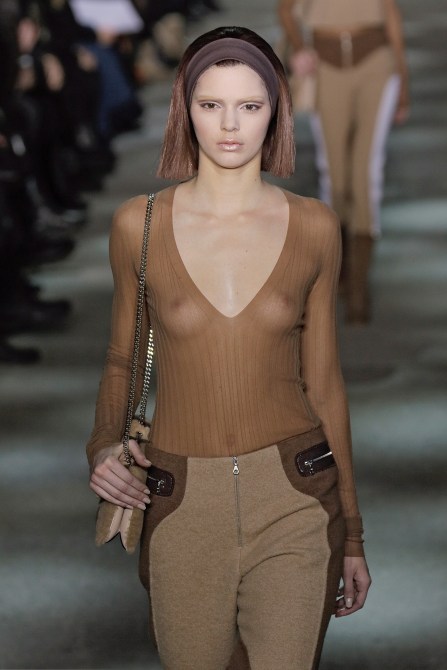 Kendall Jenner Hair: Kendall sports a slicked back light brown bob