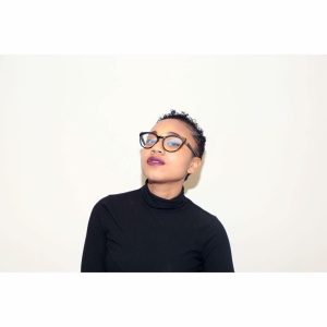 How to Apply Bold Lipstick in Under One Minute