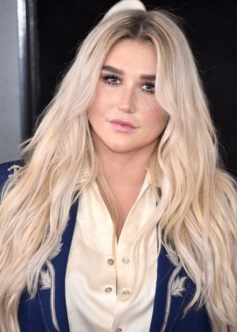STYLECASTER | Beauty Looks at the 2018 Grammys | Kesha