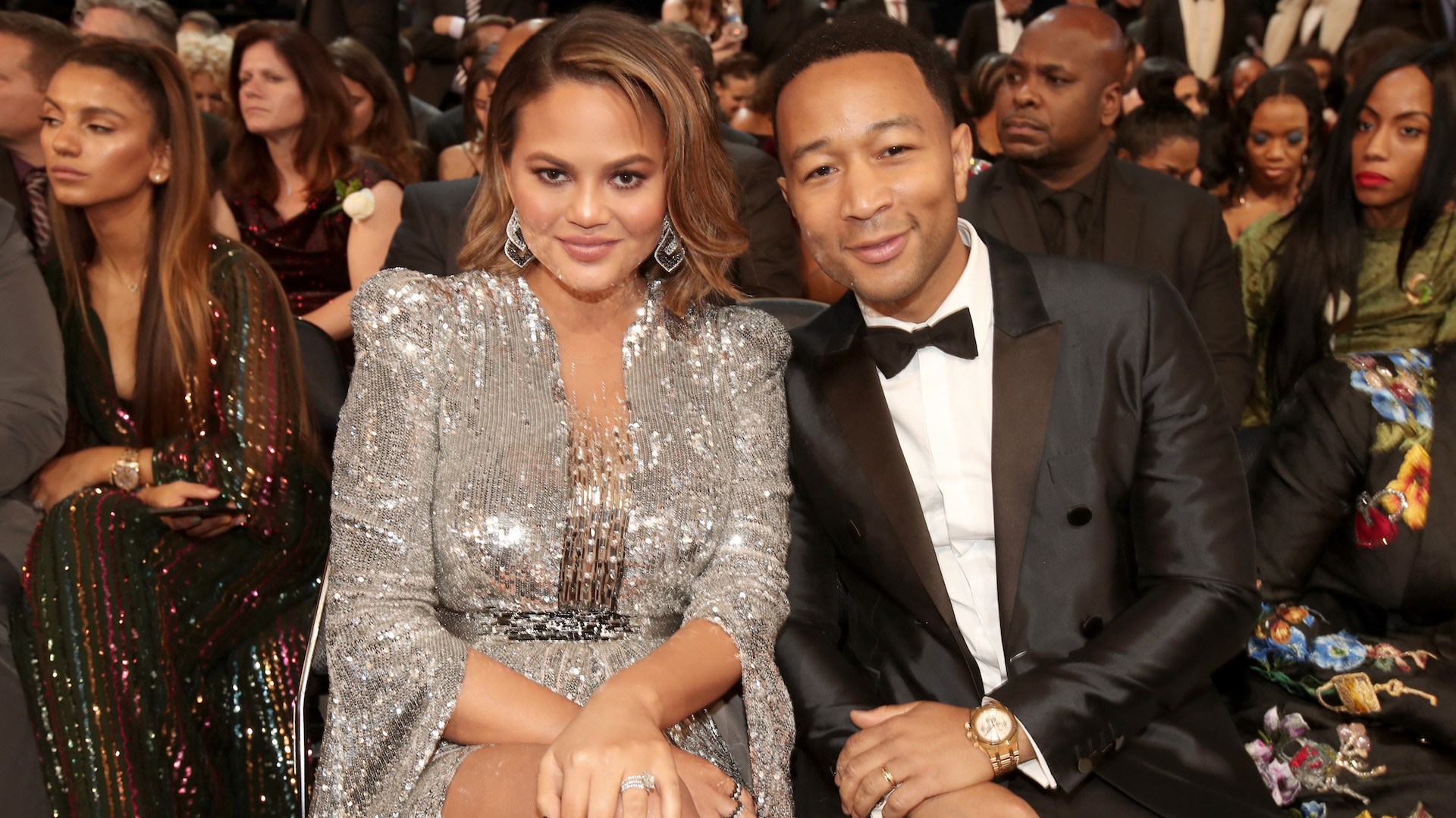 STYLECASTER | Chrissy Teigen PPD battle