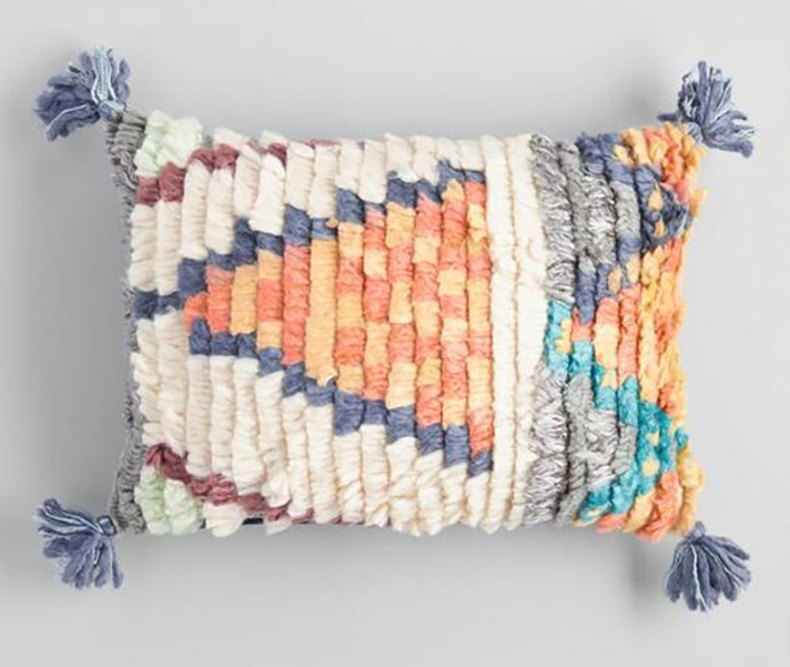 STYLECASTER | Pillows So Fuzzy They're Basically Blankets