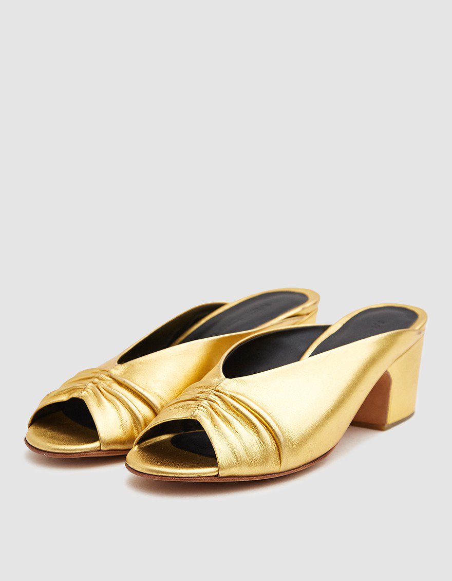 STYLECASTER | Ruching is One 80s Trend That’s Actually Flattering; Here’s How to Wear it in 2019