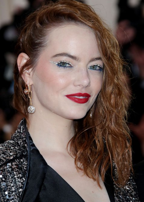 2019-makeup-moments-emma-stone