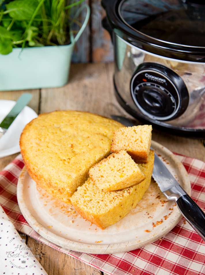 STYLECASTER | 17 Slow-Cooker Breads That Honestly Kind of Blow My Mind | Cornbread