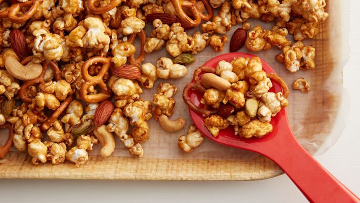 STYLECASTER | 17 Stoner Snacks You Can Actually Whip Up in the Slow-Cooker | Caramel Corn