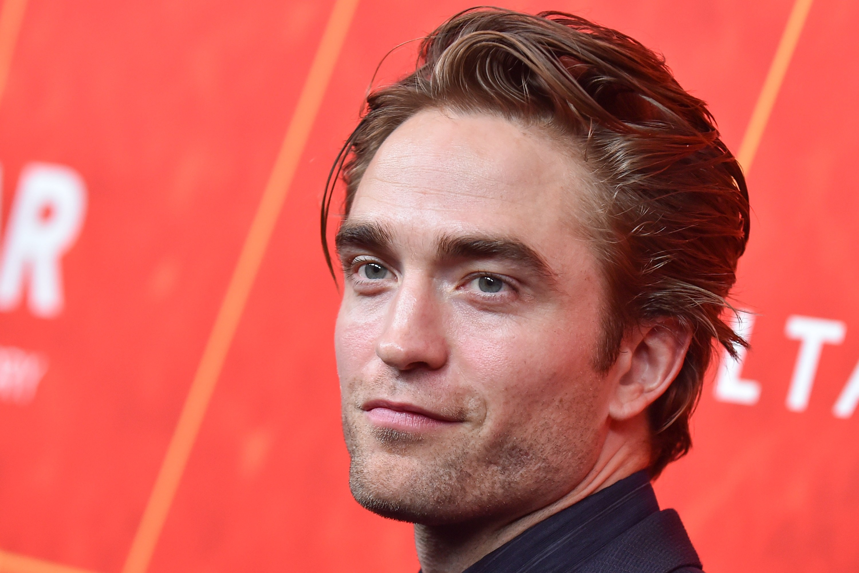 Robert Pattinson's Fiancee & Dating History