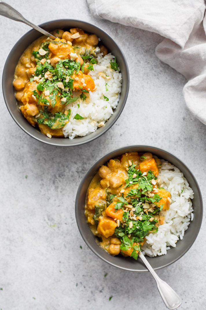 STYLECASTER | Slow Cooker Recipes Plant Based 