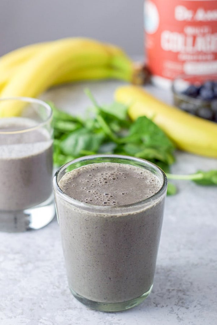 STYLECASTER | 17 Veggie-Packed Smoothie Recipes That Don't Taste Like Grass | Blueberry, Banana, and Spinach Smoothie