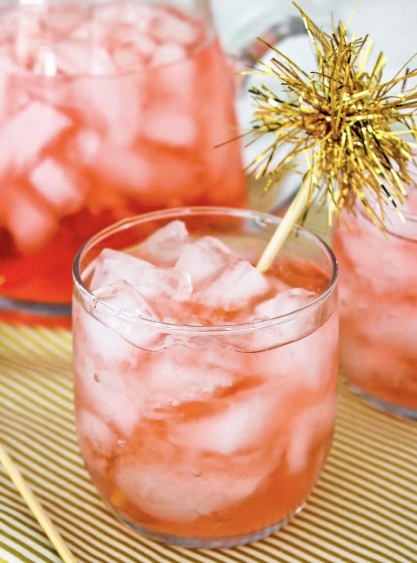 STYLECASTER | 14 Elderflower Liqueur Cocktails to Take Your Summer From Boring to Boozy