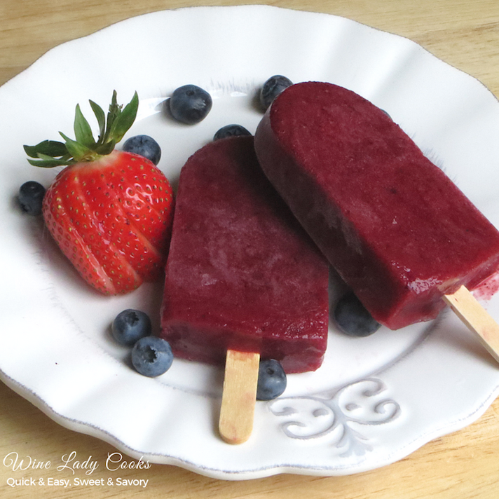 STYLECASTER | 17 DIY Popsicles To Make With All That Summer Fruit | Fresh Fruit Berry Popsicles