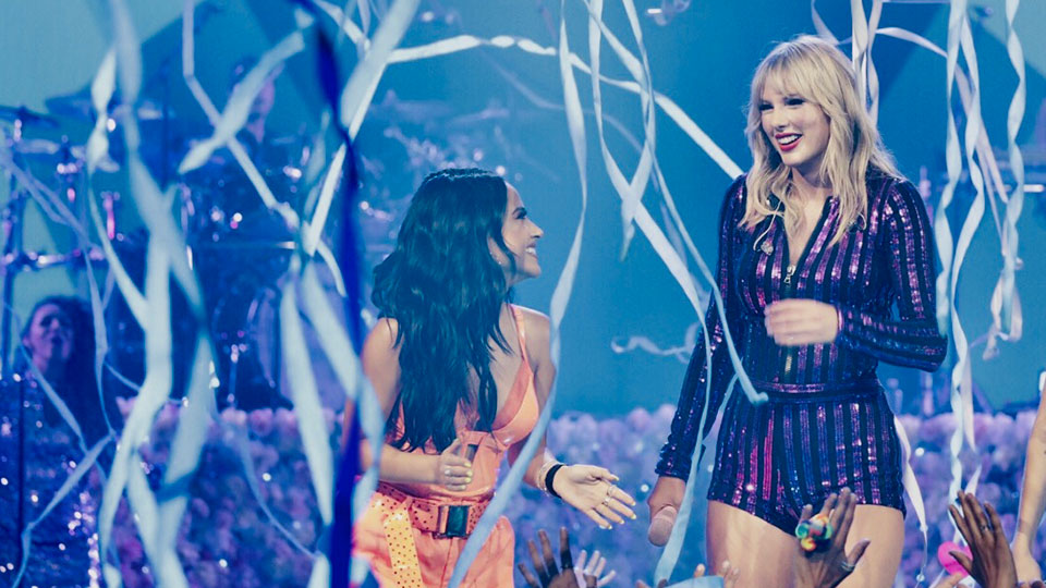 Taylor-Swift-Becky-G-Photo_68_Credit_Joseph_Llanes