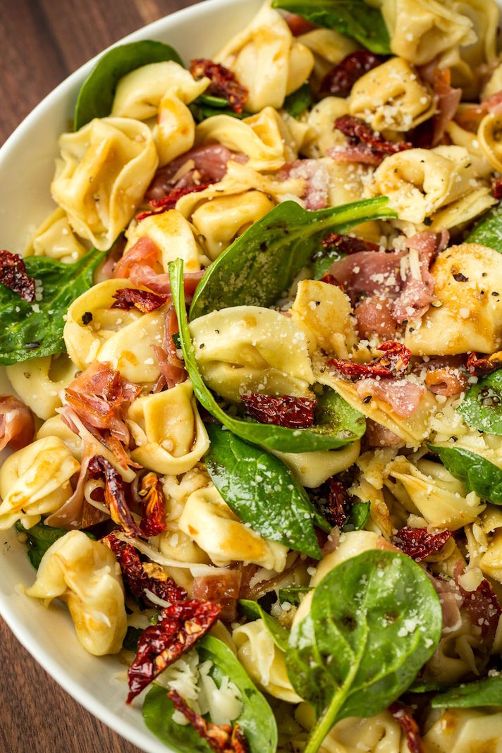 STYLECASTER | 17 Easy-to-Pack Picnic Recipes That Anyone Can Make | Tuscan Tortellini Salad