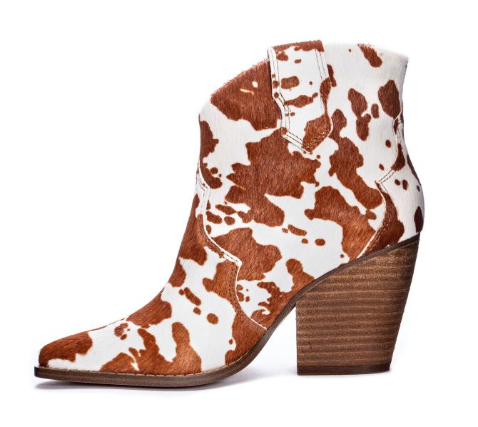 STYLECASTER | Summer Sweater Outfit Ideas