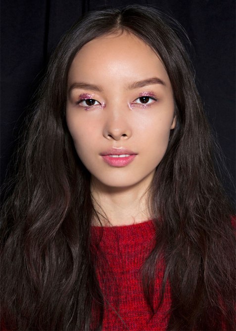 fall-makeup-trends-glitter-eyes