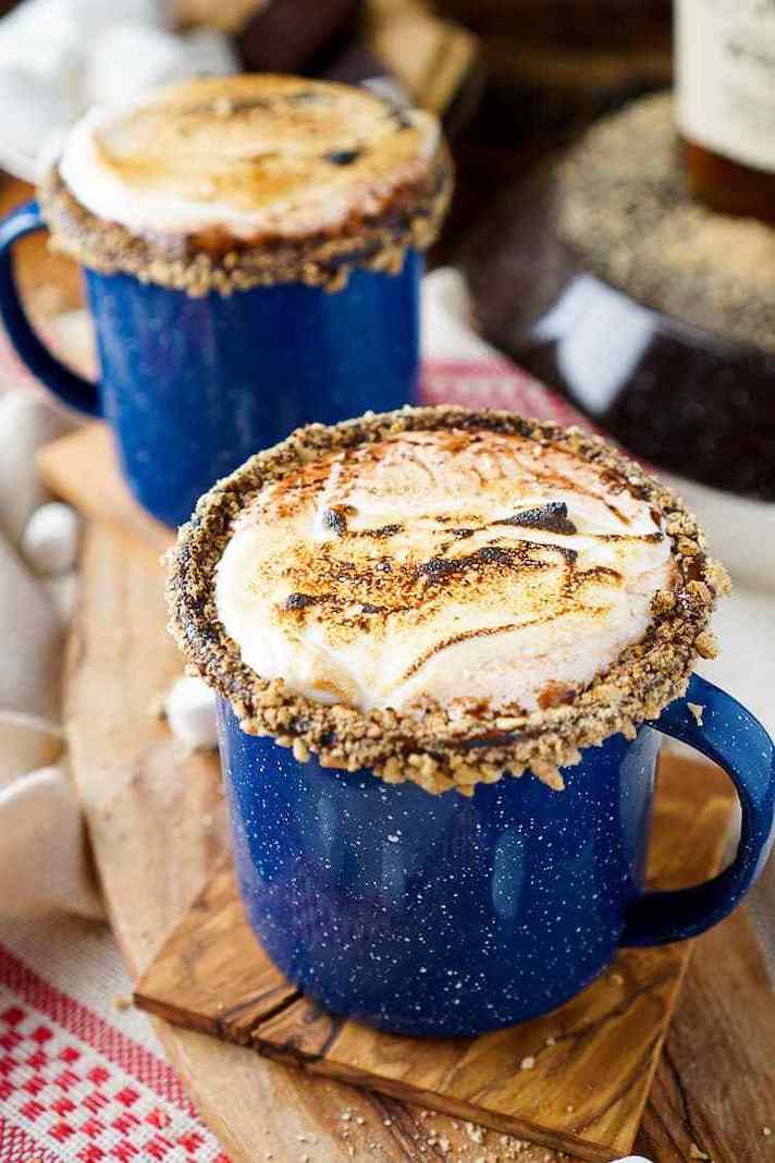 STYLECASTER | 17 Slow-Cooker Cocktails That'll Heat Up a Holiday Party | S'mores Hot Chocolate Cocktail