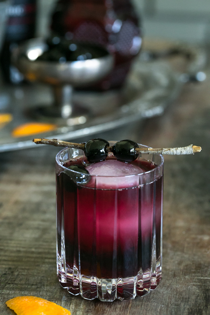 STYLECASTER | 15 Big-Batch Holiday Cocktails You Can Make With Boxed Wine | Red Moon Over Manhattan