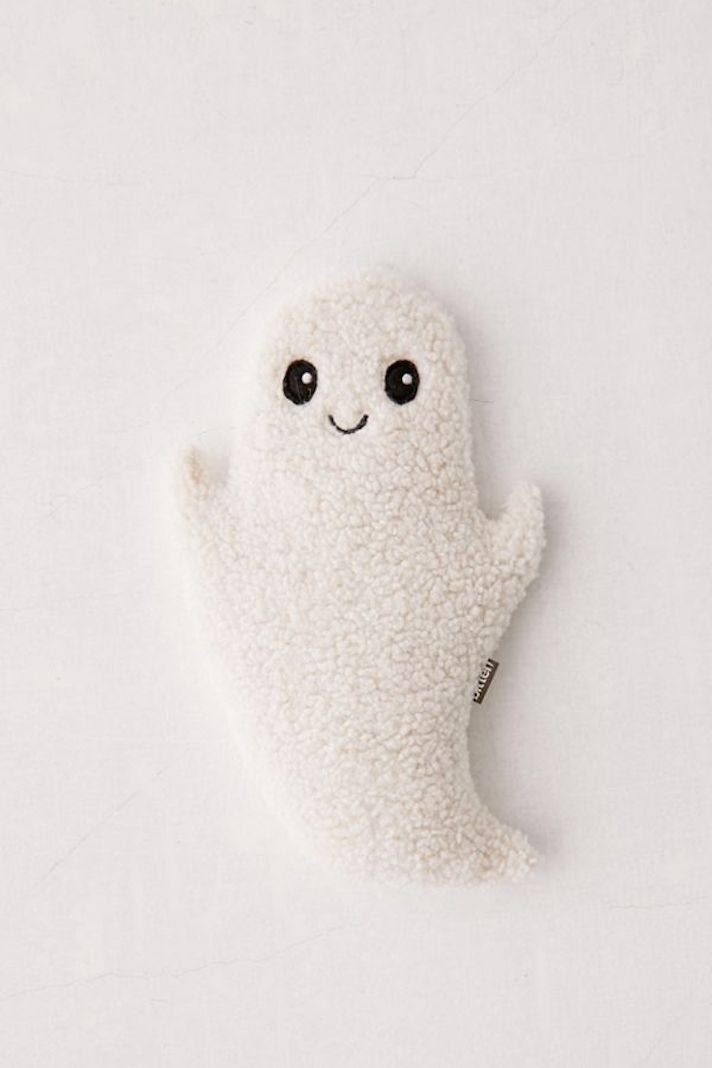 STYLECASTER | 17 Items To Snag If You, Like Me, Are Cold All The Heckin’ Time