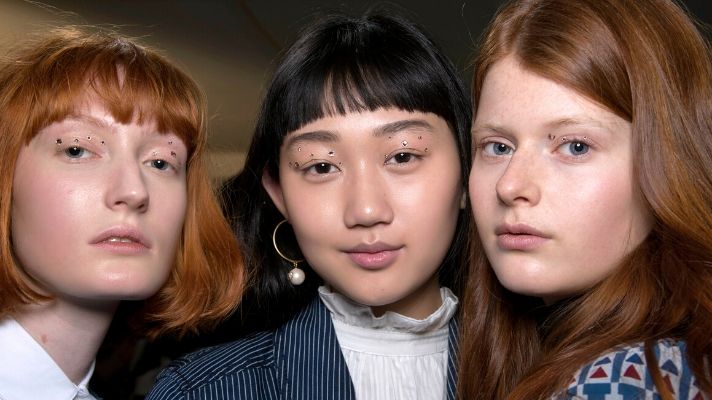 models glitter eyeshadow