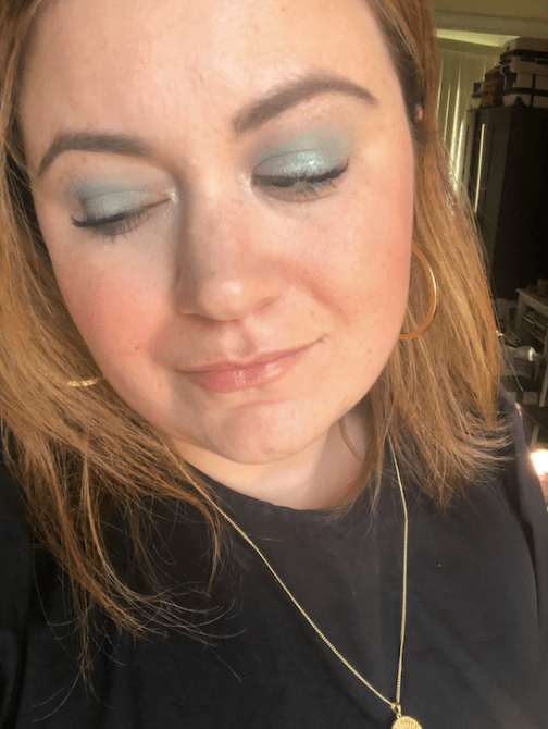 huda beauty mint shadow