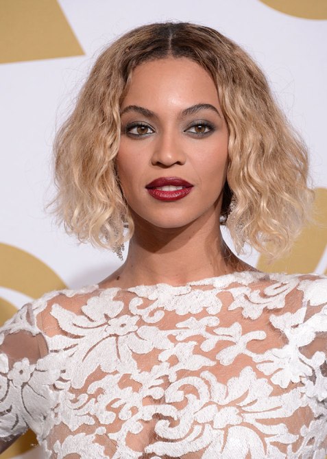 beyonce dark roots blonde hair