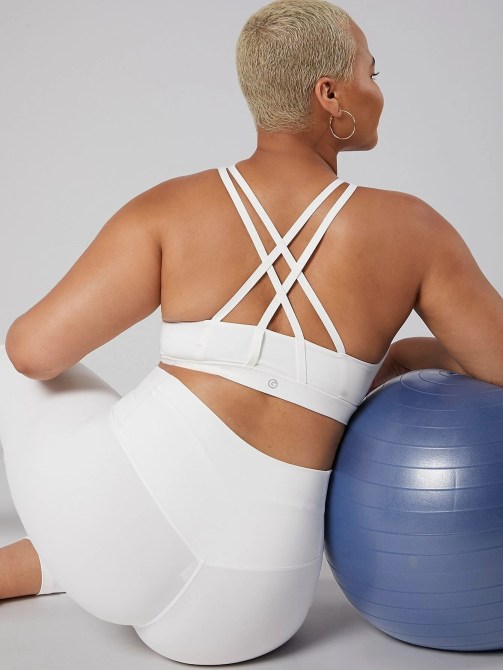 SHEIN GLOWMODE FeatherFit Crossover Strap Sports Bra