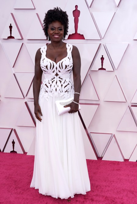 STYLECASTER | Oscars Fashion 2021