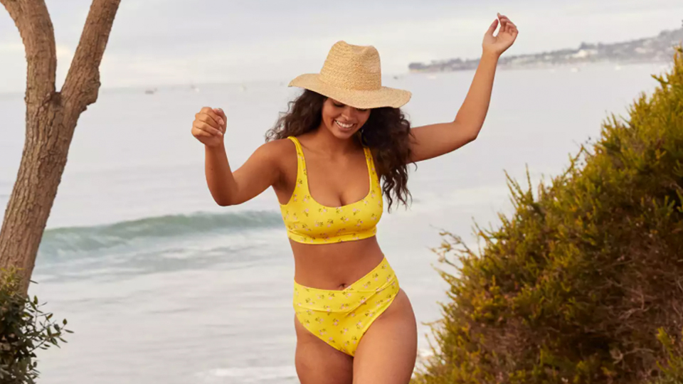 STYLECASTER | Aerie Crossover Bikini Bottoms